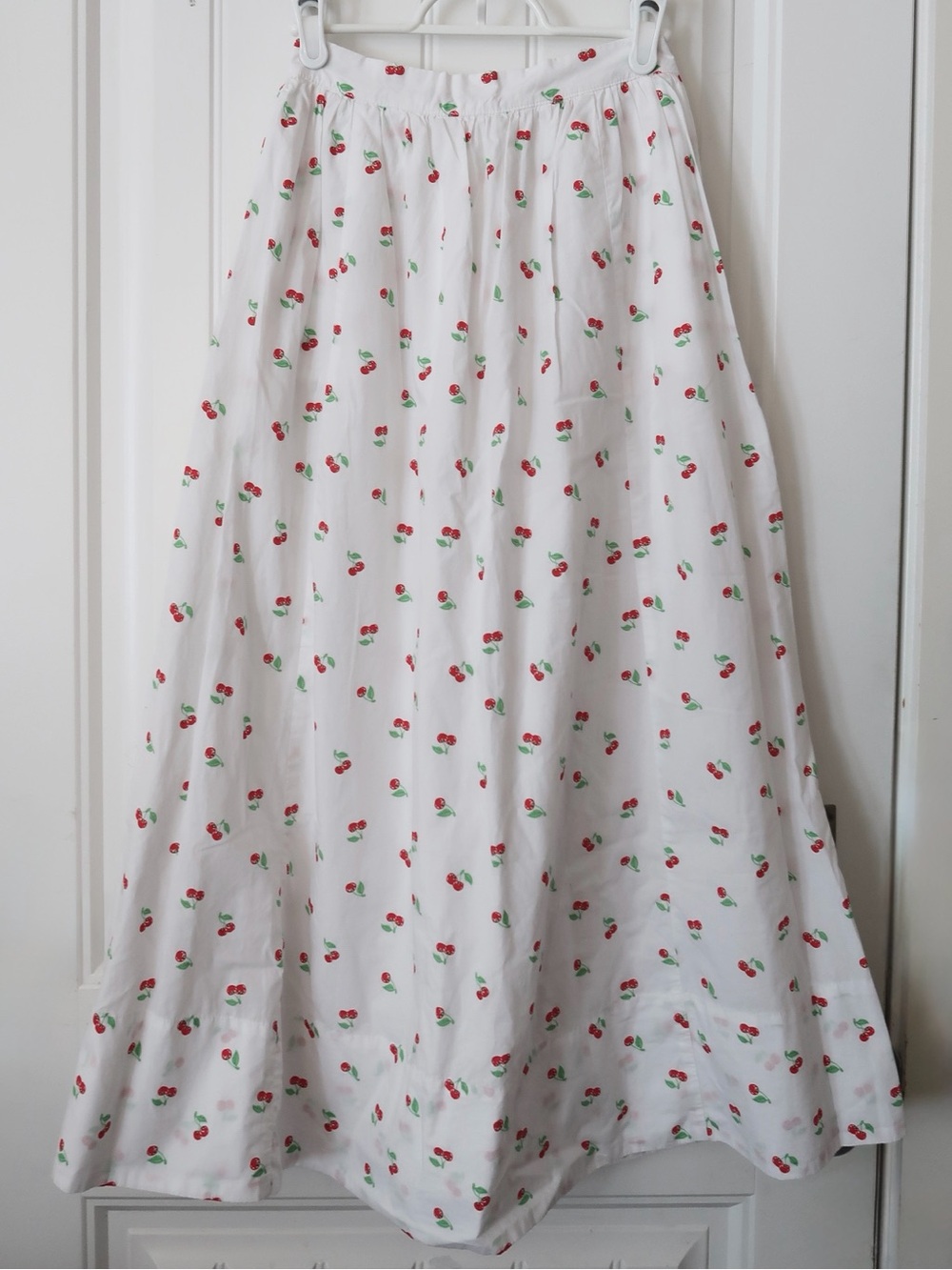 NWOT Aerie The New Essential Maxi Skirt – Cherry Print – XS